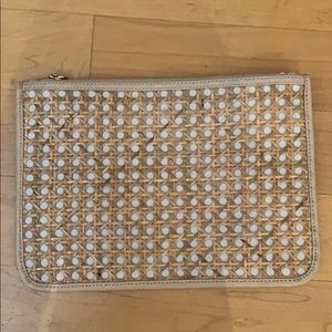 Vineyard Vines Wicker Zip Clutch w. Floral Lining